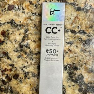 It Cosmetics CC Cream Light Med NIB